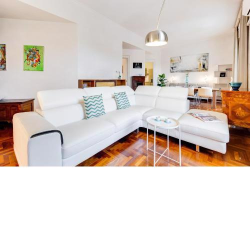 Large and bright apartment amazing view Basilica San Giovanni in Laterano