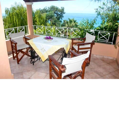 Large apartment Tonia with sea view - Pelekas Beach, Corfu
