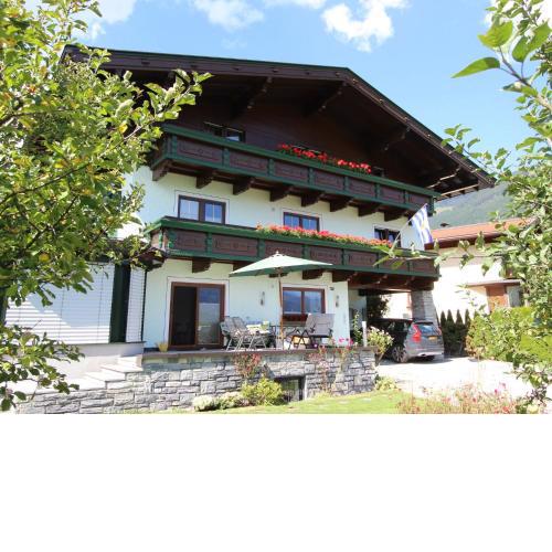 Large mountain view apartment in Piesendorf Walchen Salzburgerland with balcony