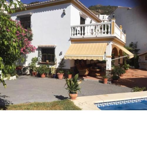 Large Villa with Private Pool, Complete Privacy in Beautiful Surroundings