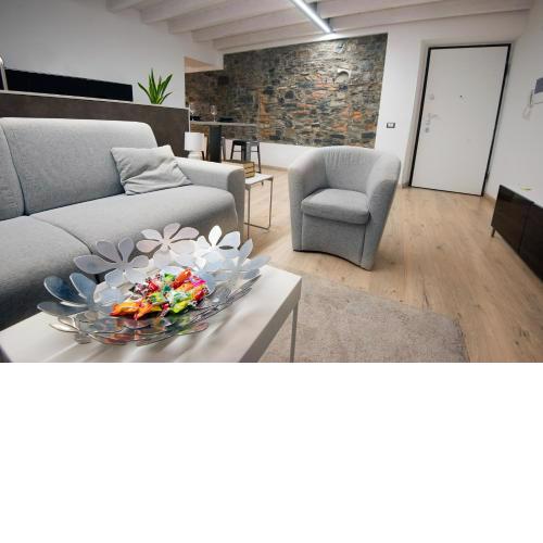 larius apartment