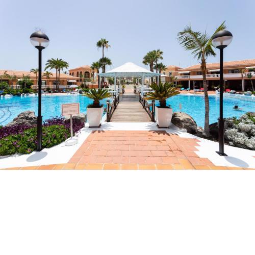 Las Americas Royal