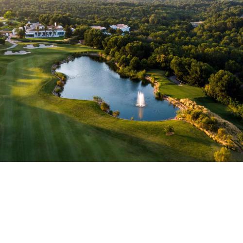 Las Colinas Golf & Country Club Residences