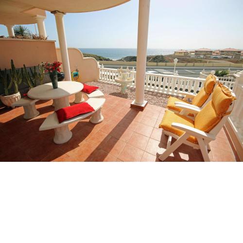 LAS DUNAS 9, beautiful beach front boutique villa with ocean view, pool and WiFi