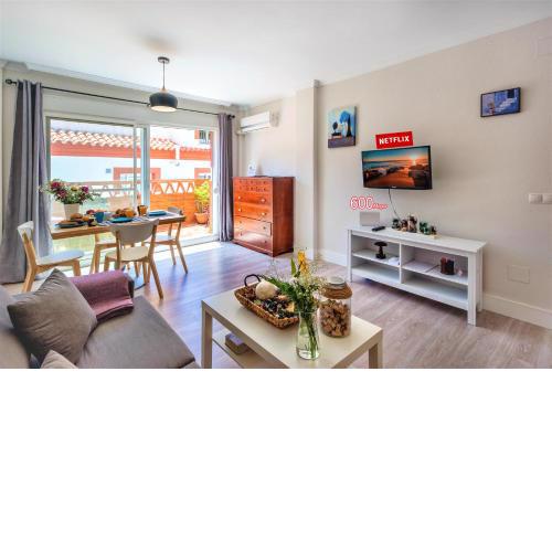 Las Mimosas, familias y parejas - con terraza y parking!