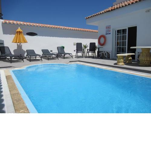 LAS ROSAS, Stunning luxury Chocolate Box villa with private heated pool & wifi