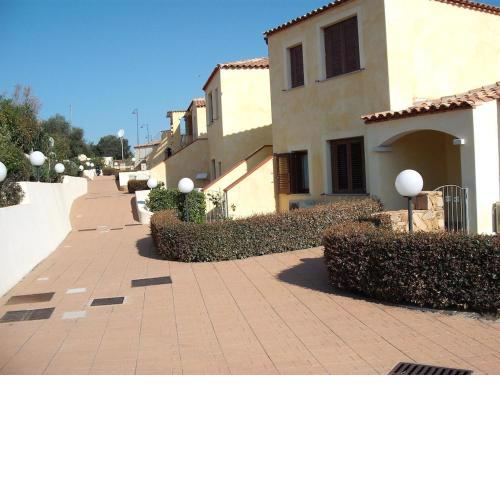 Last minute Costa Smeralda house with swimming pool 2 km from the sea