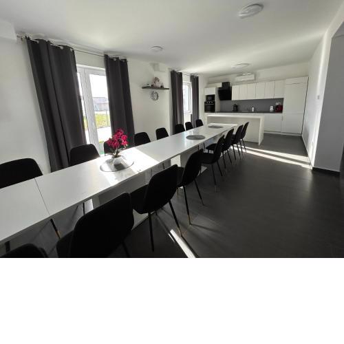 Laura Apartmanház