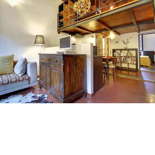 Laura Apartment