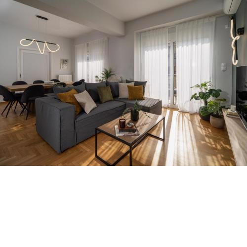 Lavish 4bdr apartment in the center of Athens