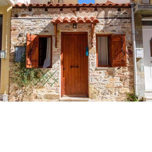 Lavrio stone house 5 min from the centre/port