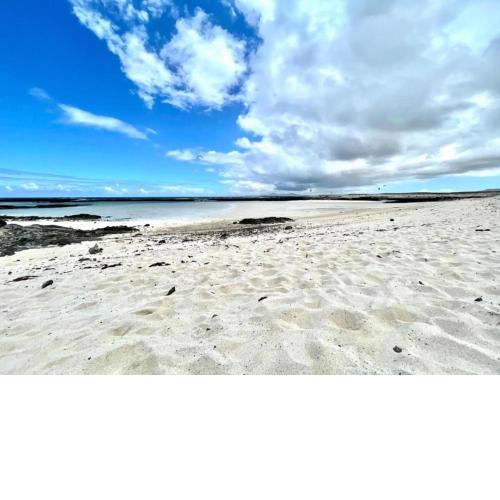 LBL Studio with Half Board, Wifi, by the Sea