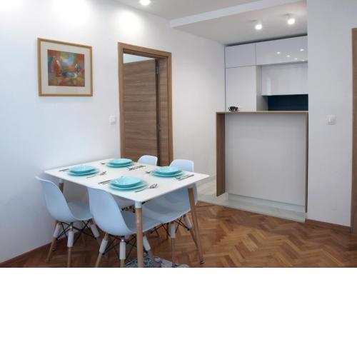 L&C- location and comfort in 2 BDR
