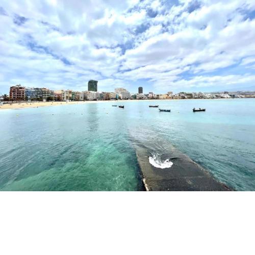 LDB Superior Single with breakfast, Wifi, near the Las Canteras Beach