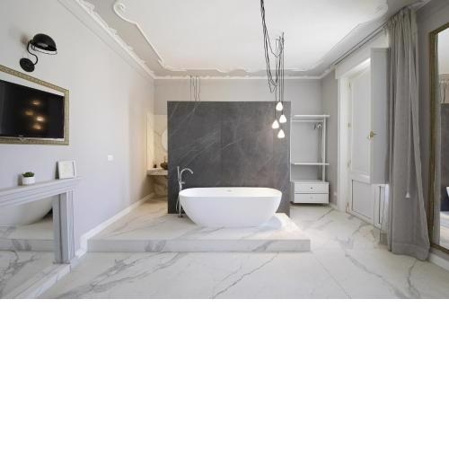 Le Bain-Charming Suite