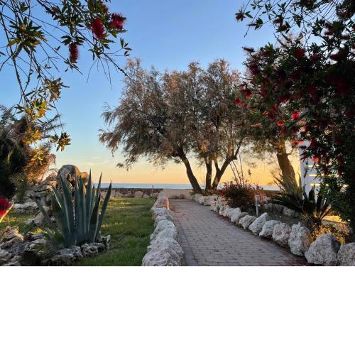 Le Mandrelle Beach Resort