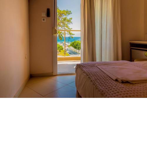 LE MONDE Apartments