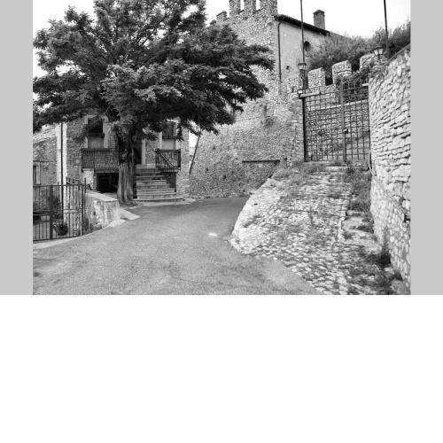"Le pietre silenti" antica dimora del 1300'