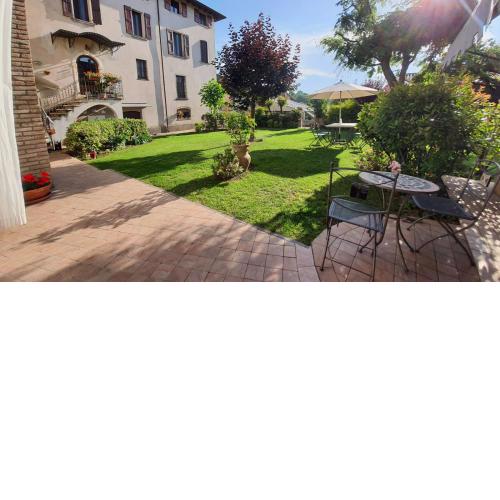 Le Quattro Stagioni B&B and Apartament