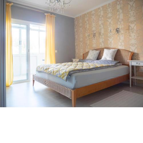 'Le Serene' Delightful Central Apartment