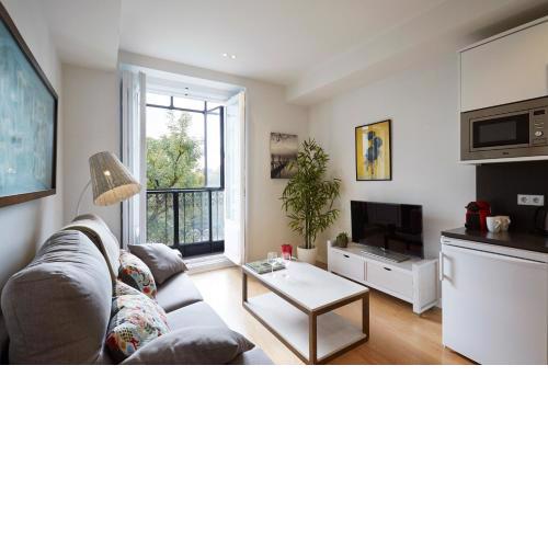 LEEWAYS APARTMENT III in ALCALÁ 99