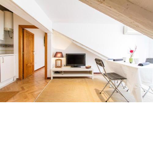 LEEWAYS APARTMENT in COLOREROS