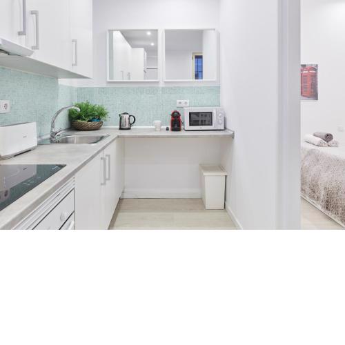 LEEWAYS APARTMENT in DIVINO PASTOR