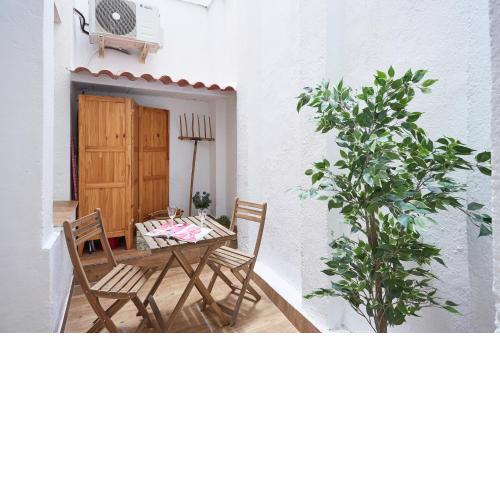 LEEWAYS APARTMENT in ZURITA