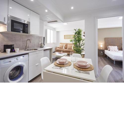 LEEWAYS APARTMENT VI in ALCALA 99