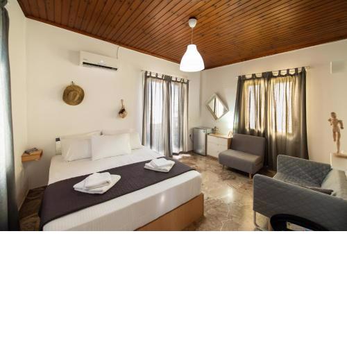 LEFKADA CENTRAL SQUARE APARTMENT