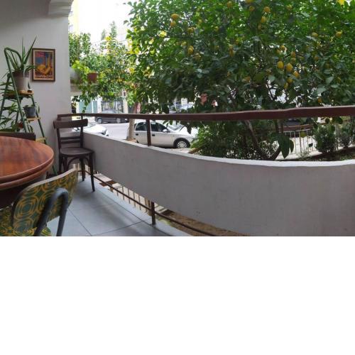 Lemon tree,family house 15 min. walk to Acropolis