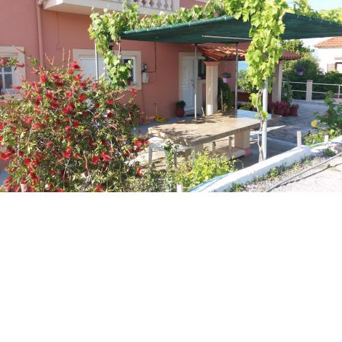 Lena's Apartments