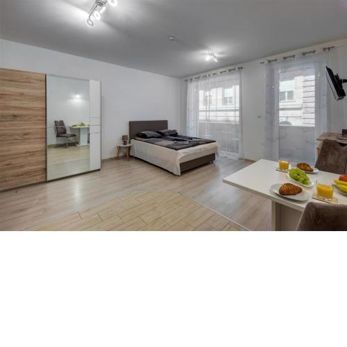 Leonardo Ground Apartment