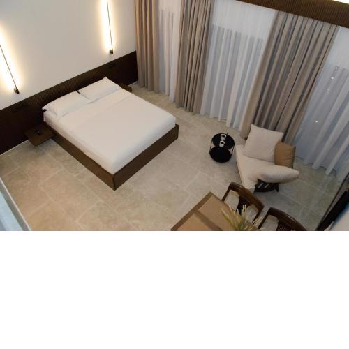 Leone suites