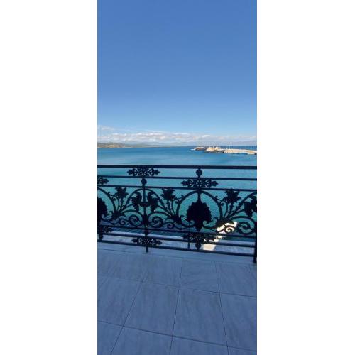 Leonidas Hotel