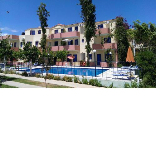 Leonidas Studios & Apartments
