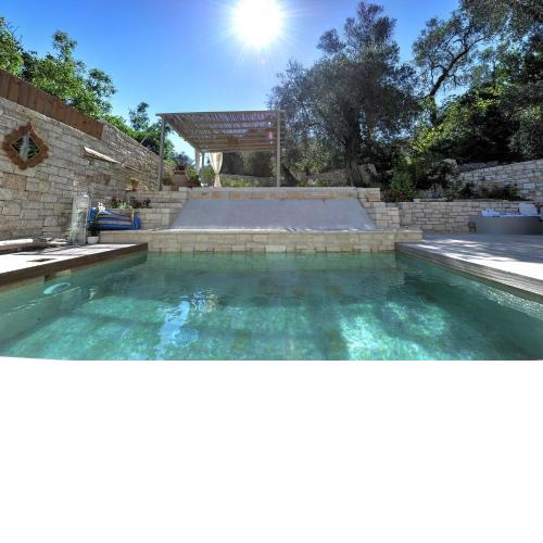 Leonora House by Paxos Retreats