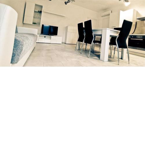 Leo's Villa