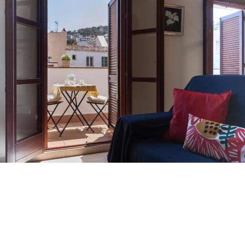 Lets Holidays apartment La Guardia