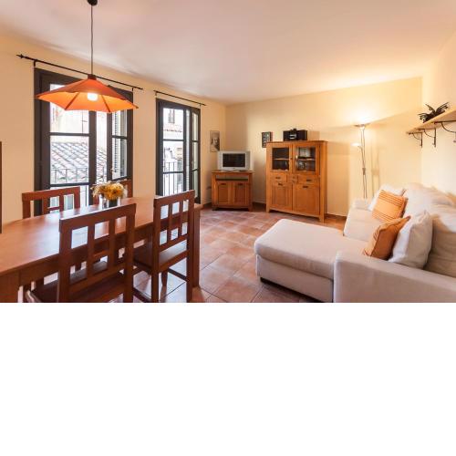 Lets Holidays apartment Pau Moreu