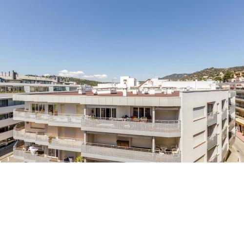 LETS HOLIDAYS Beach apartment 2 in tossa de mar