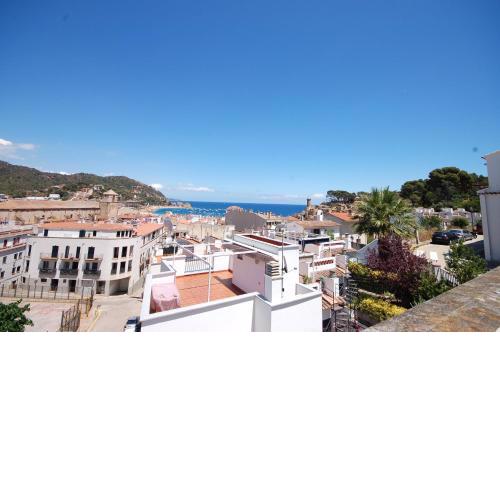Lets Holidays Big Terrace House and 2 Parking