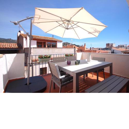 Lets Holidays Centric House with Parking