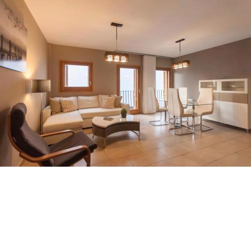 Lets Holidays Mediterranean apartment 3 minutes to the beach 2