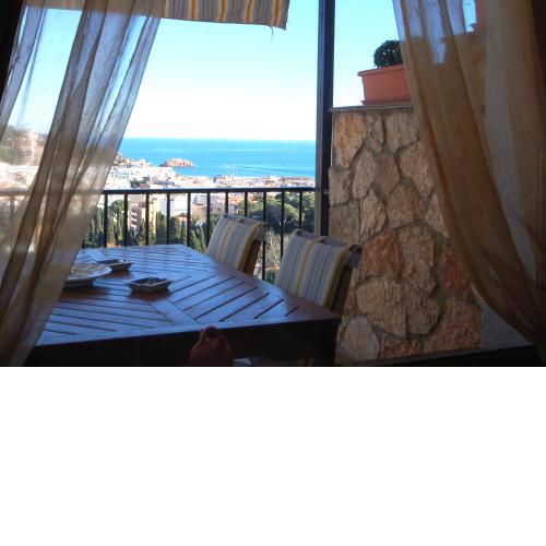 LETS HOLIDAYS SEA VIEWS APARTMENT in SA GABARRA