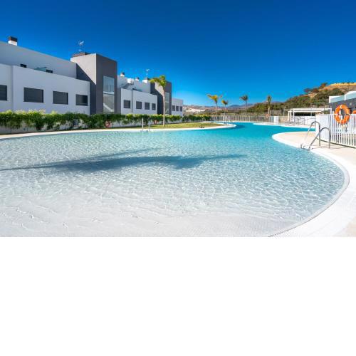 Lets in the Sun - Cala Serena Luxury Apartment