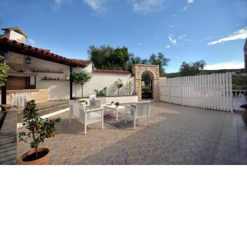 Liapades Cottage House