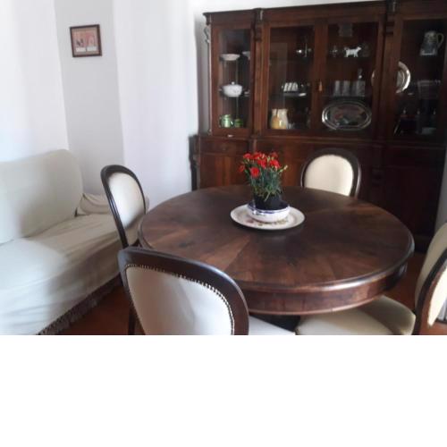 Lidia's home