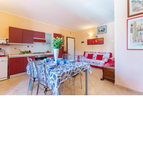 Lido Degli Estensi Flat con Balcone e Parcheggio!
