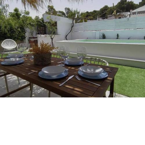 Lightbooking Chiclana Jacuzzi y piscina privada